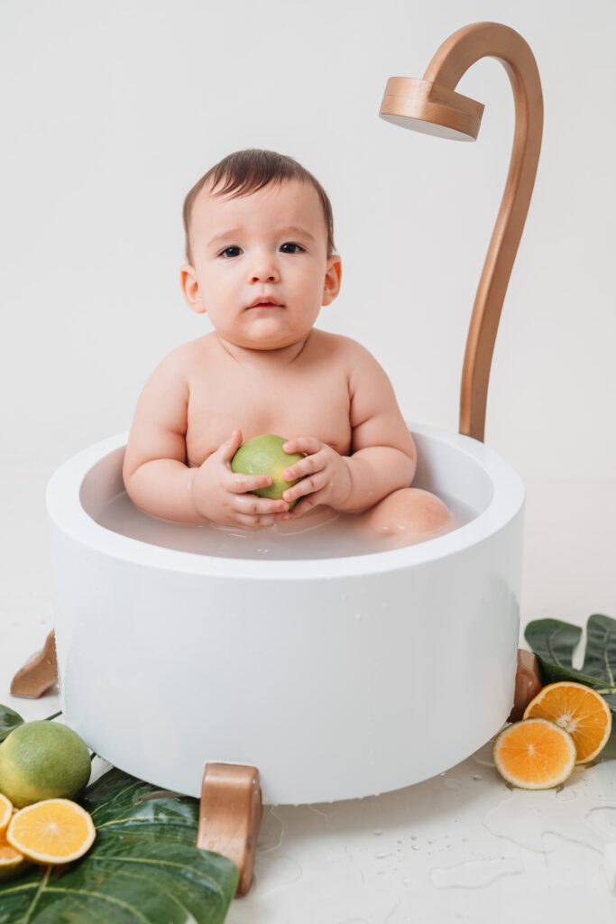 Fotografía de baño en leche en Cali – Incubox Fotografía